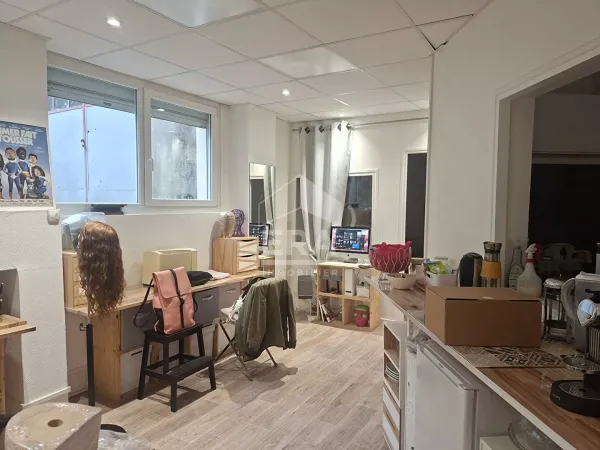 Local d'activité 4 pièces 56 m²