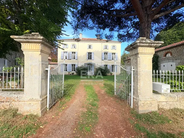 Maison 16 pièces 775 m²
