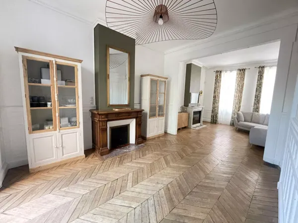 Maison 7 pièces 202 m²