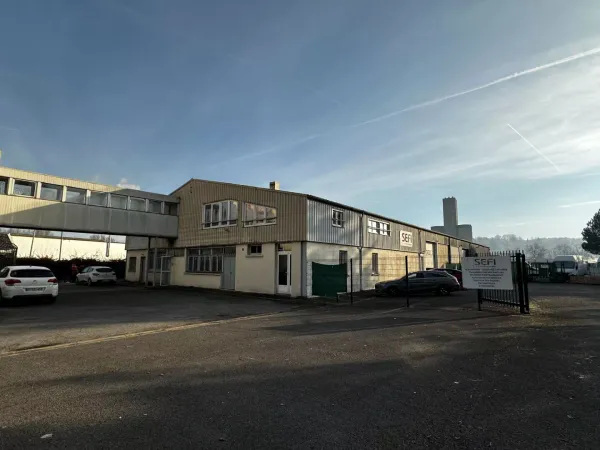 Bureau 111 m²