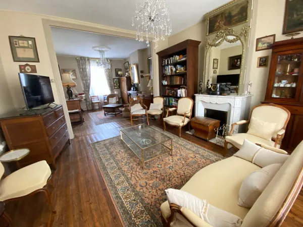 Maison 9 pièces 205 m²