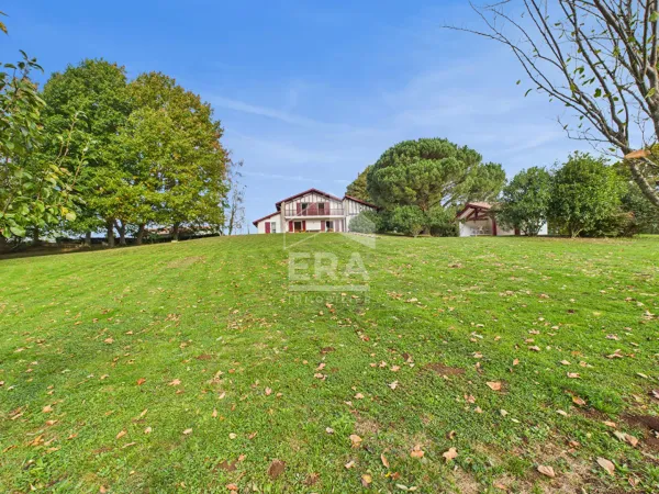 Maison 8 pièces 200 m²