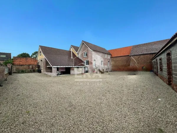 Maison 6 pièces 253 m²