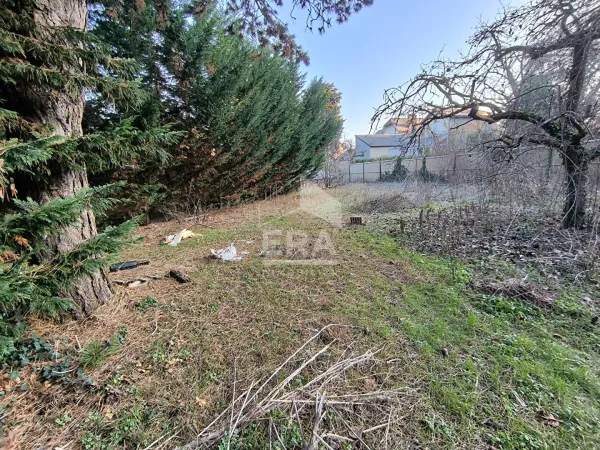 Terrain 667 m²