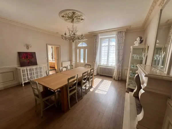 Maison 10 pièces 296 m²