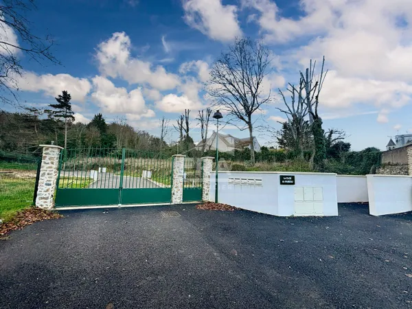 Terrain 700 m²