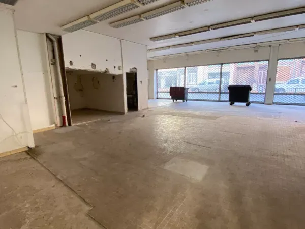 Local commercial 314 m²