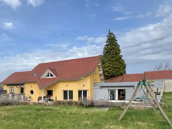 Maison 8 pièces 203 m²