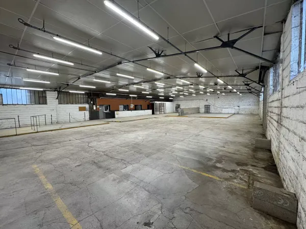 Entrepôt/local industriel 650 m²