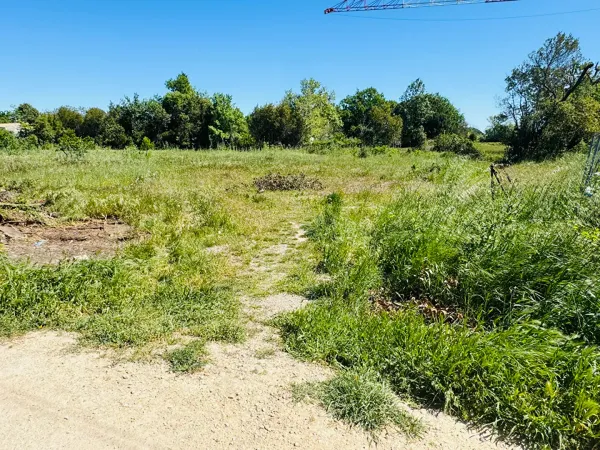 Terrain 935 m²