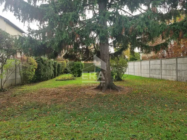 Terrain 438 m²