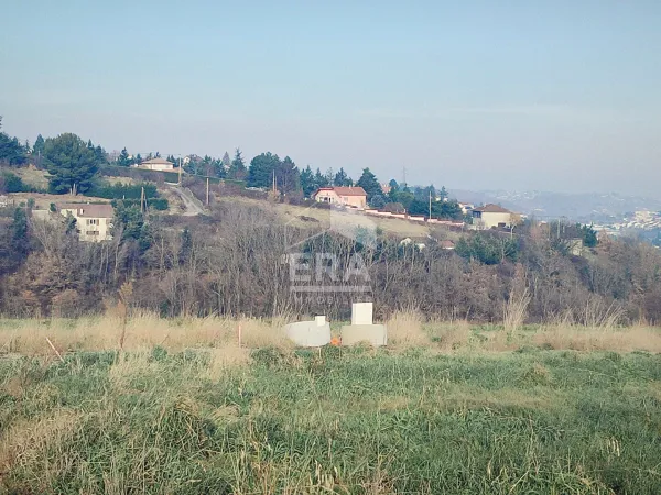 Terrain 830 m²