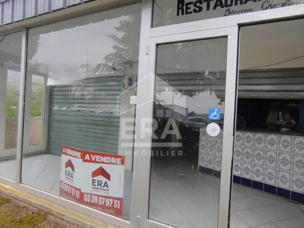 Local commercial 6 pièces 140 m²