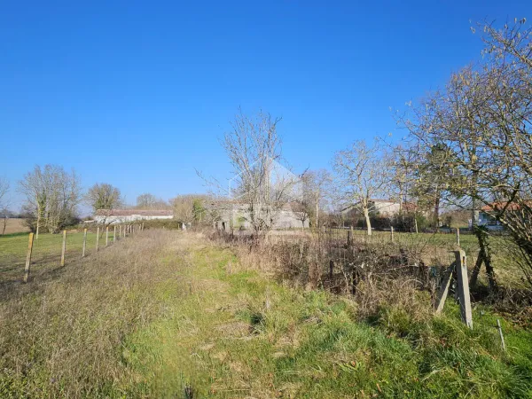 Terrain 886 m²