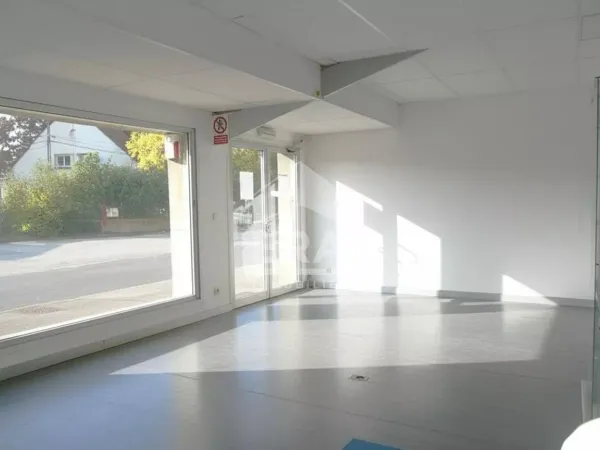 Local commercial 147 m²