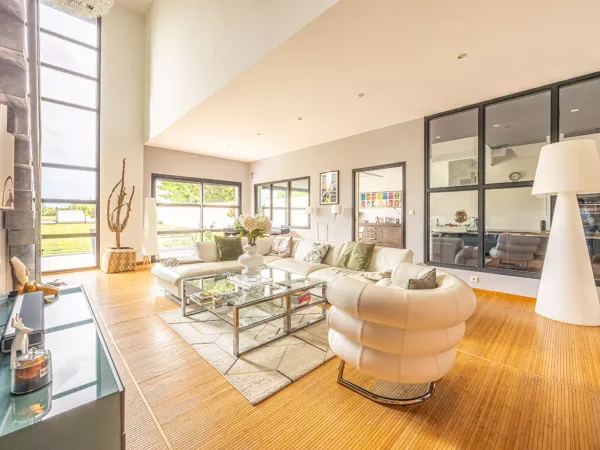 Maison 9 pièces 245 m²