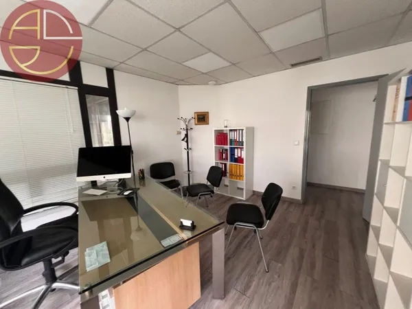 Bureaux 76 m²