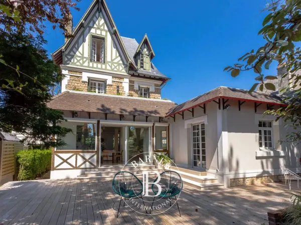 Deauville Triangle d'Or, superbe villa avec sa maison d'amis