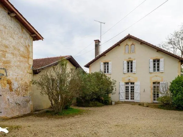 Maison 8 pièces 265 m² 