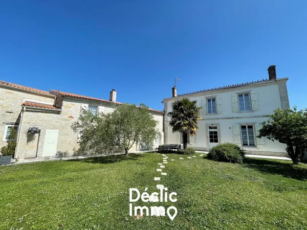 Maison 7 pièces 265 m²