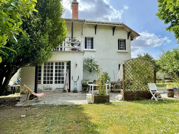 Maison 8 pièces 210 m²