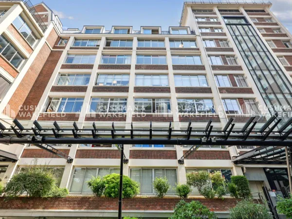Bureaux 673 m²