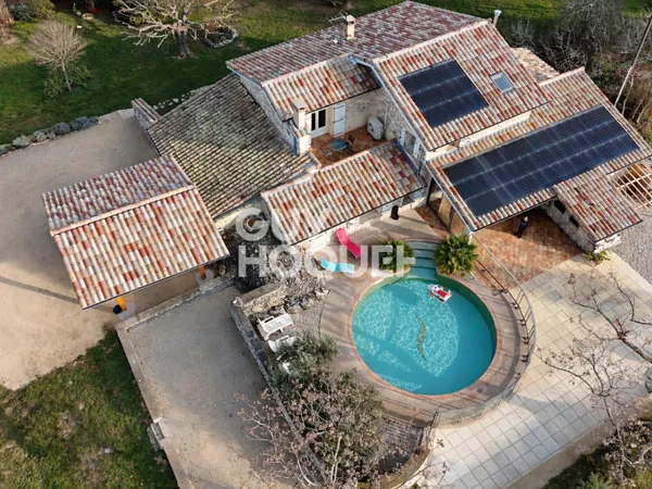 MAISON À VENDRE DE 7 PIÈCES DE 166,00 M²