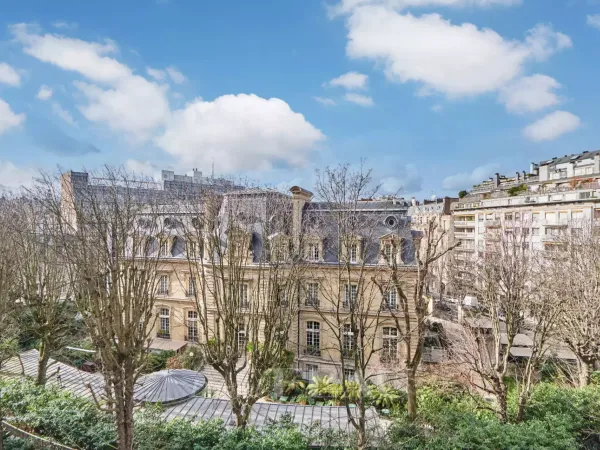 Paris XVIème - Victor Hugo - Familial - Balcons - Vues dégagées