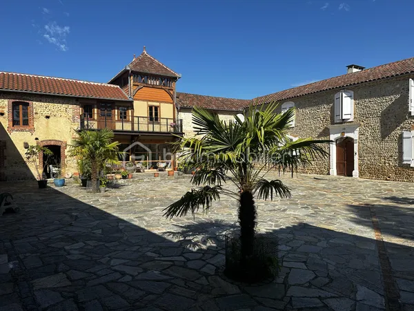 Maison 10 pièces 401 m² 