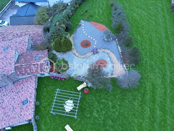 Maison 14 pièces 300 m² 