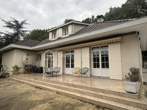 Maison 6 pièces 187 m² 