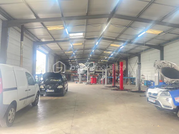 Fonds de commerce 1 pièce 2300 m² 