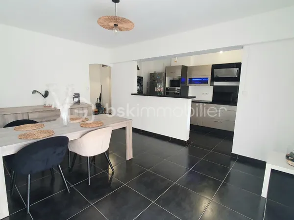 Appartement 4 pièces 77 m² 