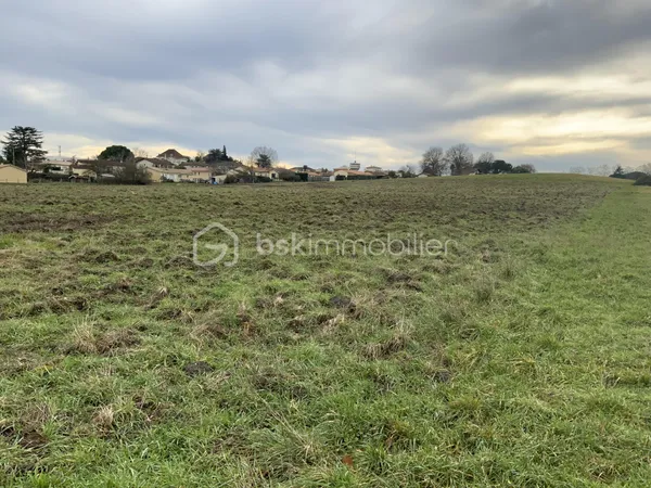 Terrain 19476 m² 