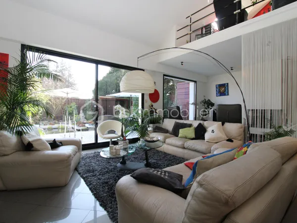 Maison 7 pièces 205 m² 