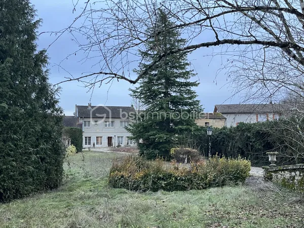 Maison 9 pièces 308 m² 