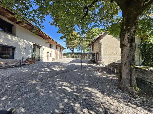 Maison 10 pièces 215 m² 