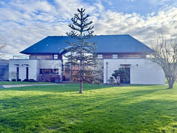 Maison 9 pièces 365 m² 