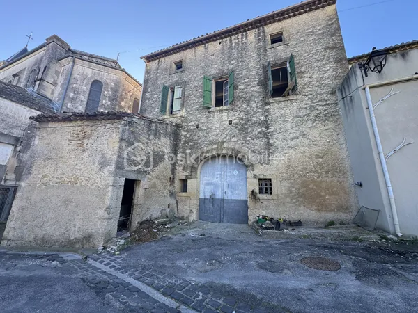 Maison 2 pièces 300 m² 