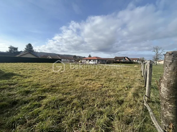 Terrain 585 m² 