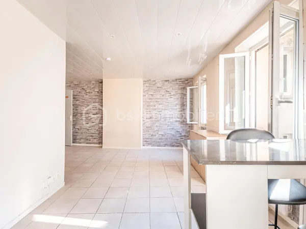 Studio 1 pièce 27 m² 
