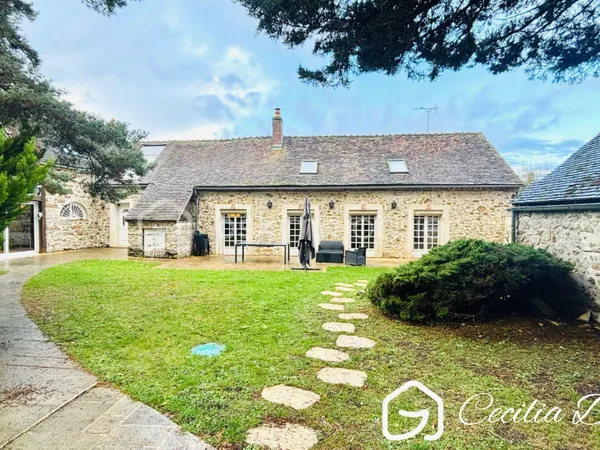Maison 7 pièces 252 m² 