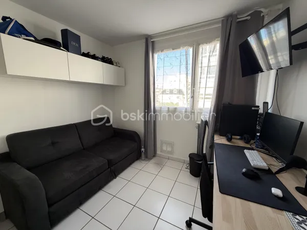 Studio 1 pièce 11 m² 