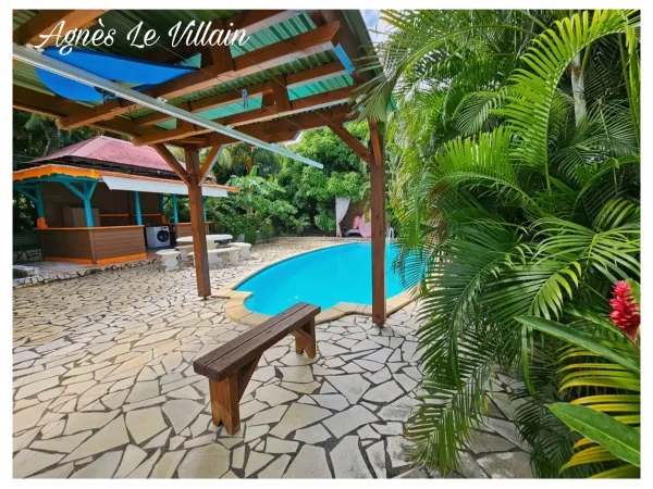 Maison 12 pièces 234 m²