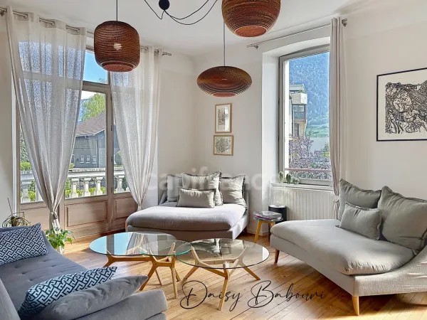 Maison 7 pièces 332 m²