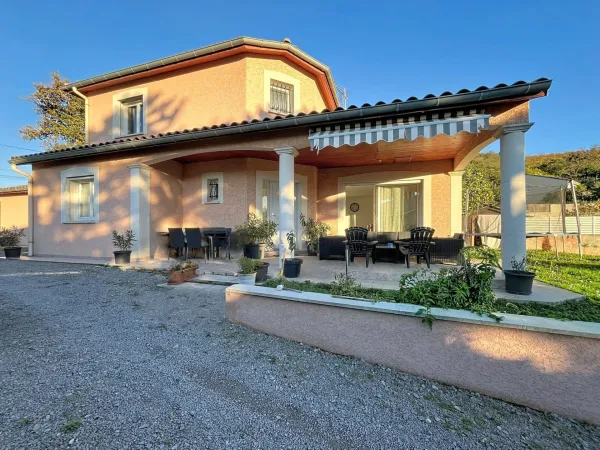 Maison 5 pièces 144 m²