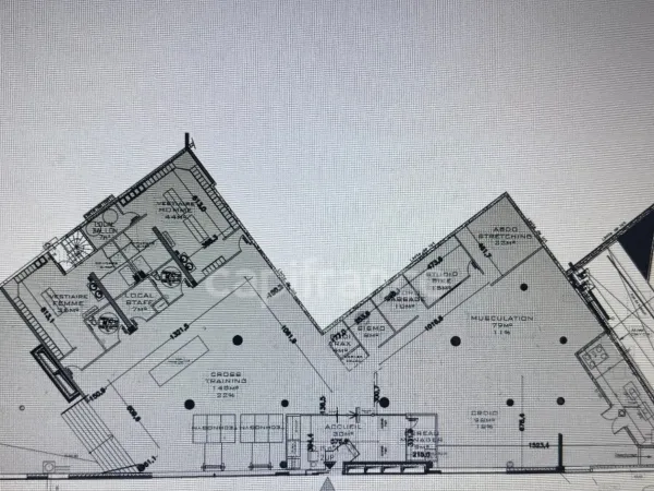 Commerce 940 m²