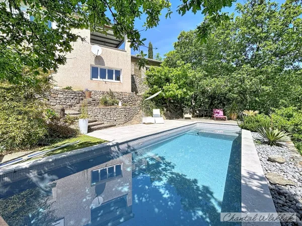 Maison 8 pièces 165 m²
