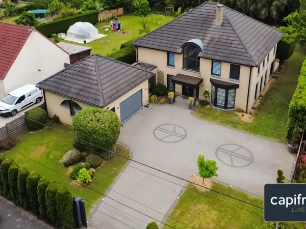 Maison 7 pièces 230 m²
