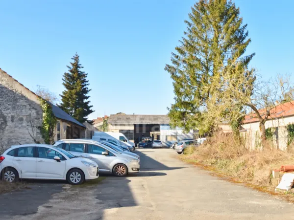 Local 4 pièces 460 m²